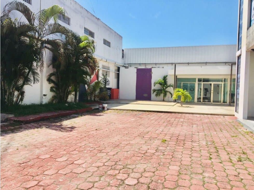 Renta de Oficinas con patio en Ciudad del Carmen col. Limonar - 1