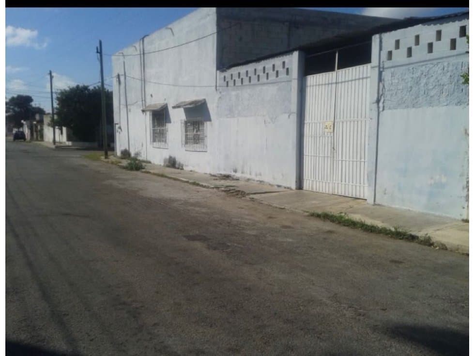 Venta bodega de 480 m2 esquina francisco I.madero merida - 1