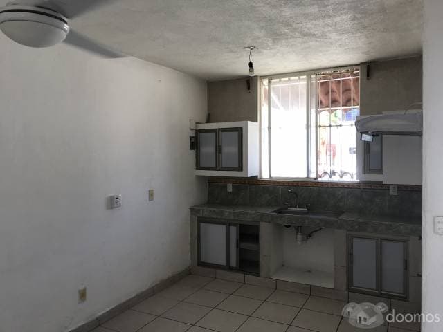 CASA EN RENTA DE 2 NIVELES CON 3 RECAMARAS, PUERTO VALLARTA JALISCO. - 1