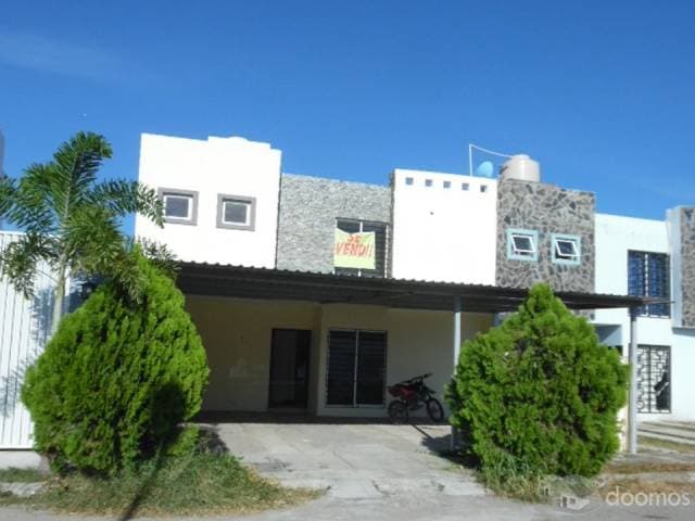 VENDO BONITA Y COMODA CASA EN FRACC. REAL NUEVO IXTAPA. - 1