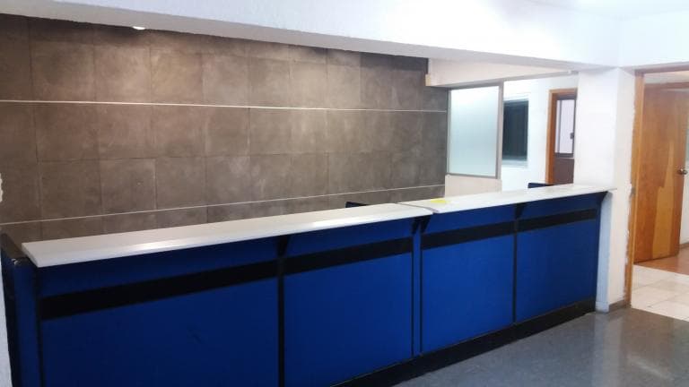 Magnifica Bodega. 2600 m2. 2 Entradas Trailer. Oficinas. - 1