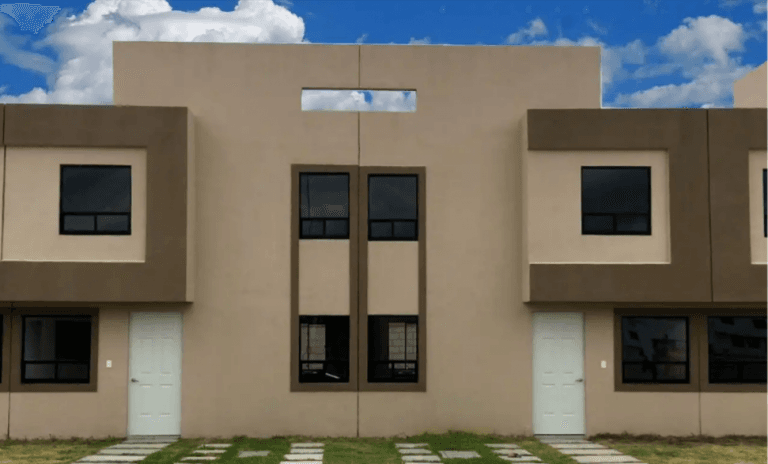 Bonitas casas amplias de dos niveles - 1