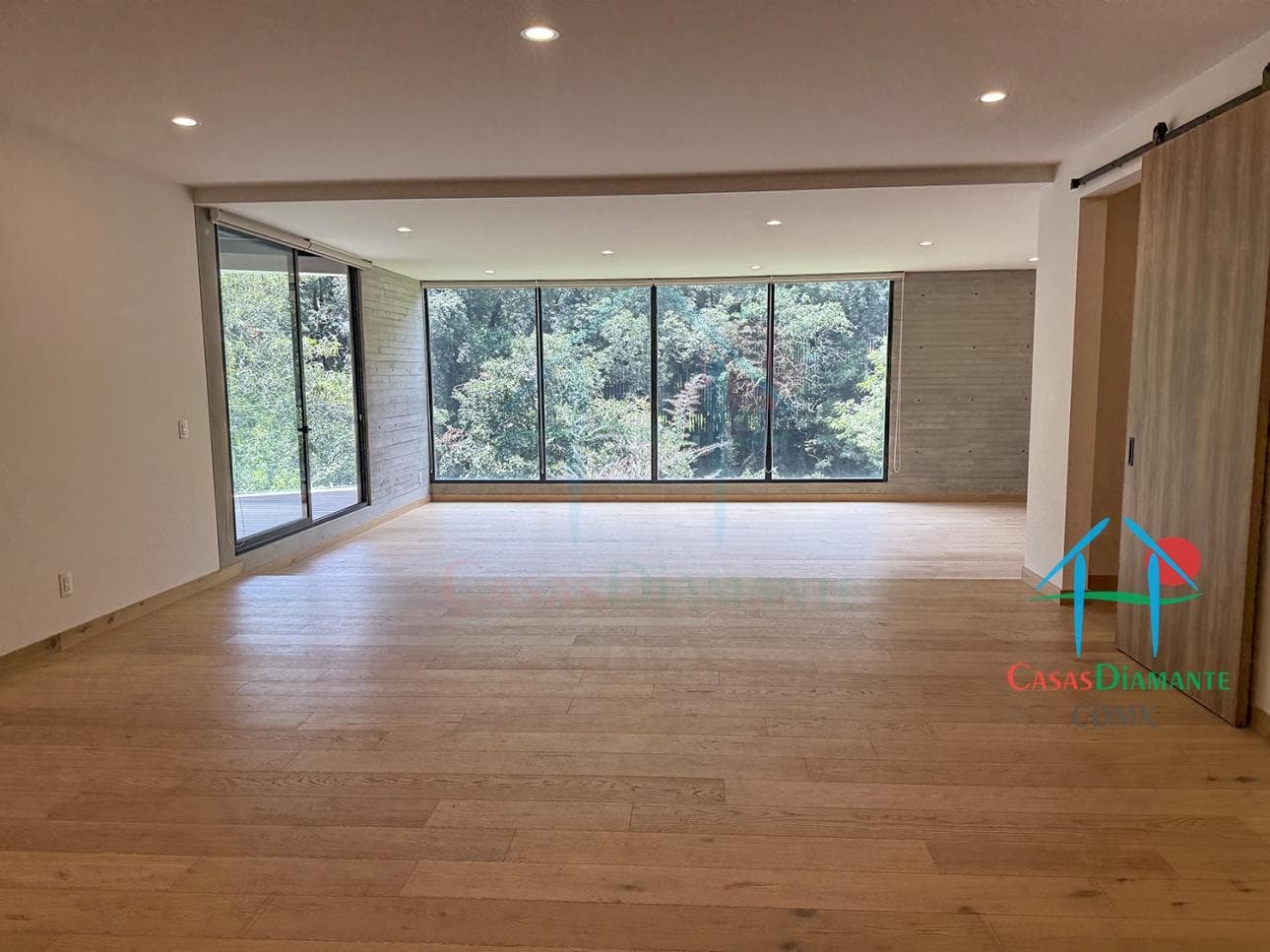 Depto Exclusivo con Terraza, 3 Recámaras, 4 Estacionamientos - 1