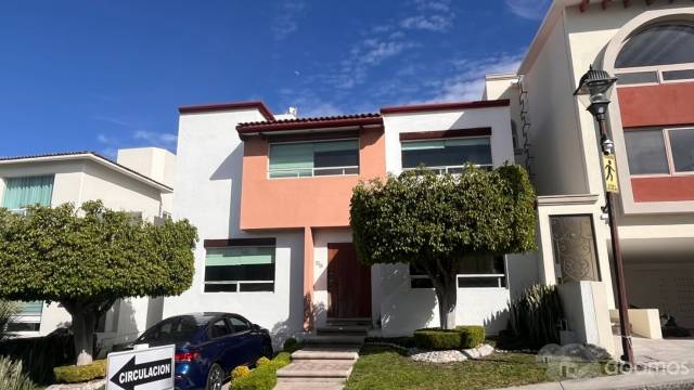 OPORTUNIDAD DE CASA EN VENTA EN CORREGIDORA QUERETARO