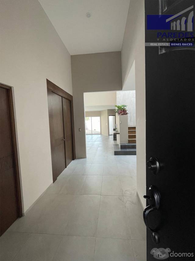 C126 Casa en venta 4 recámaras Loma Alta Tres Marias Morelia — foto 3